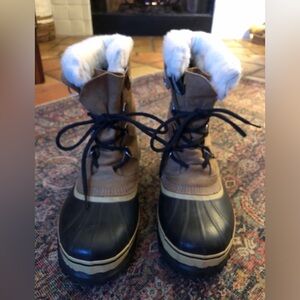Near new men’s Sorel Caribou Winter Boots.